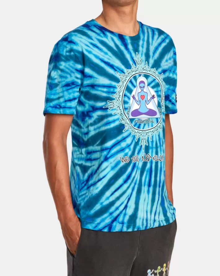 RVCA Camisetas Gráficas Freaktopia We Are Not Alone Tee Feminino | QUHFBP-978<MULHER Camisetas Gráficas